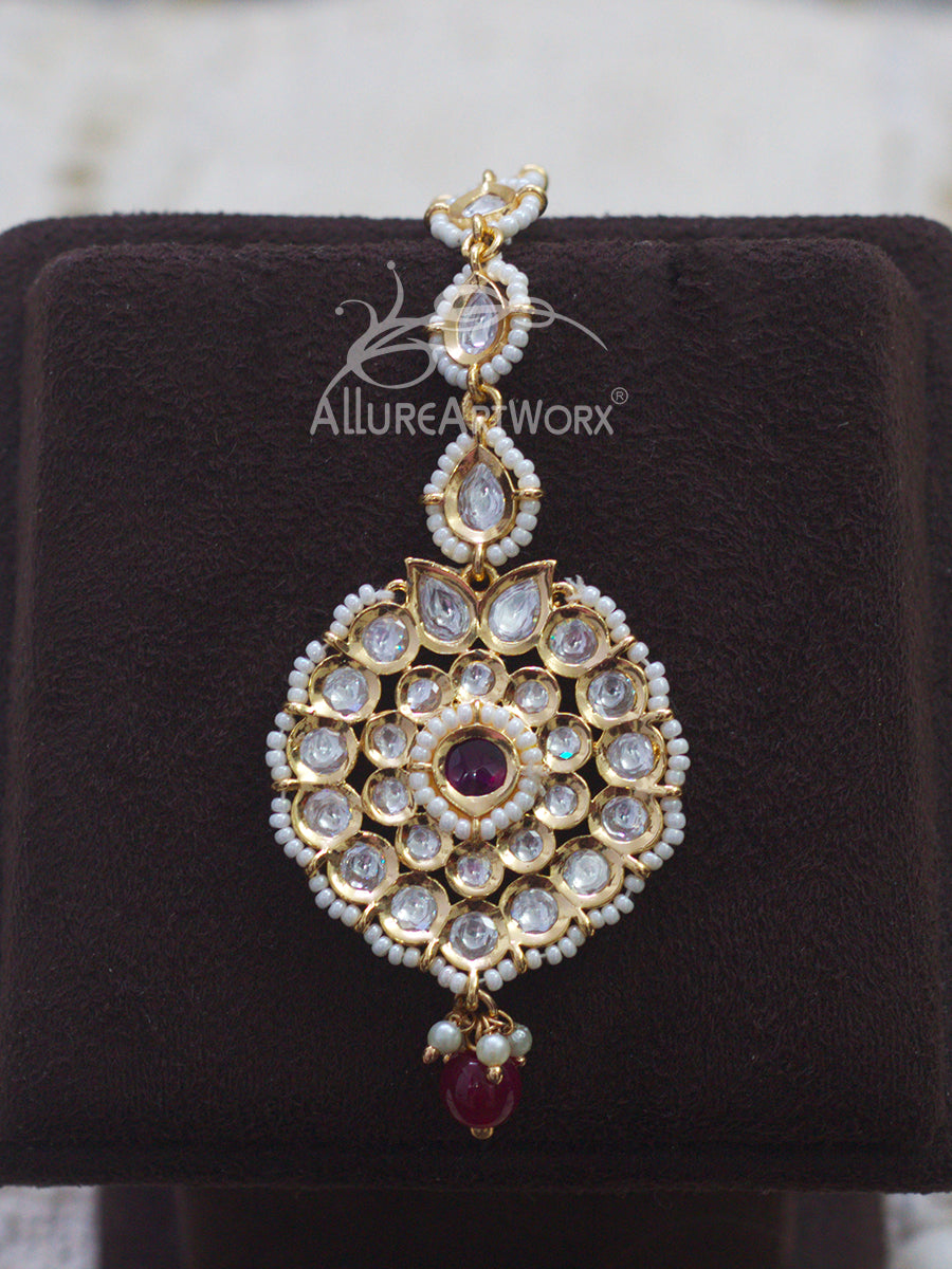 Kundan Maangtika